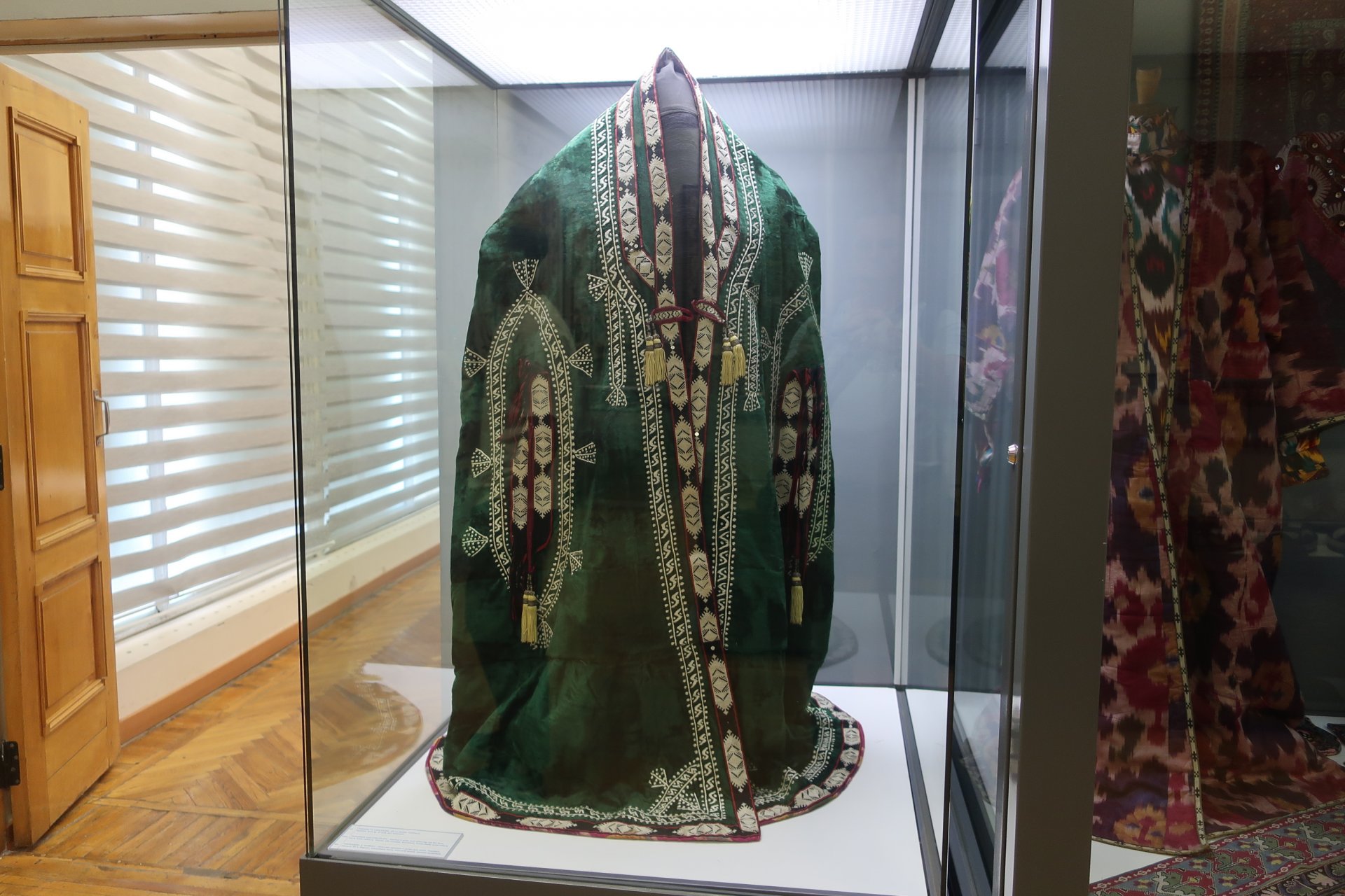 Паранджа в музее прикладного искусства Узбекистана