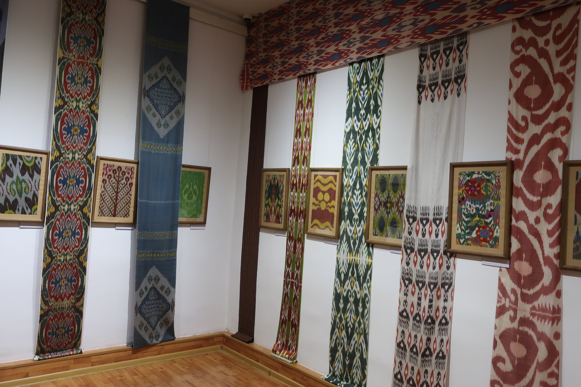 Ткани в музее прикладного искусства Узбекистана