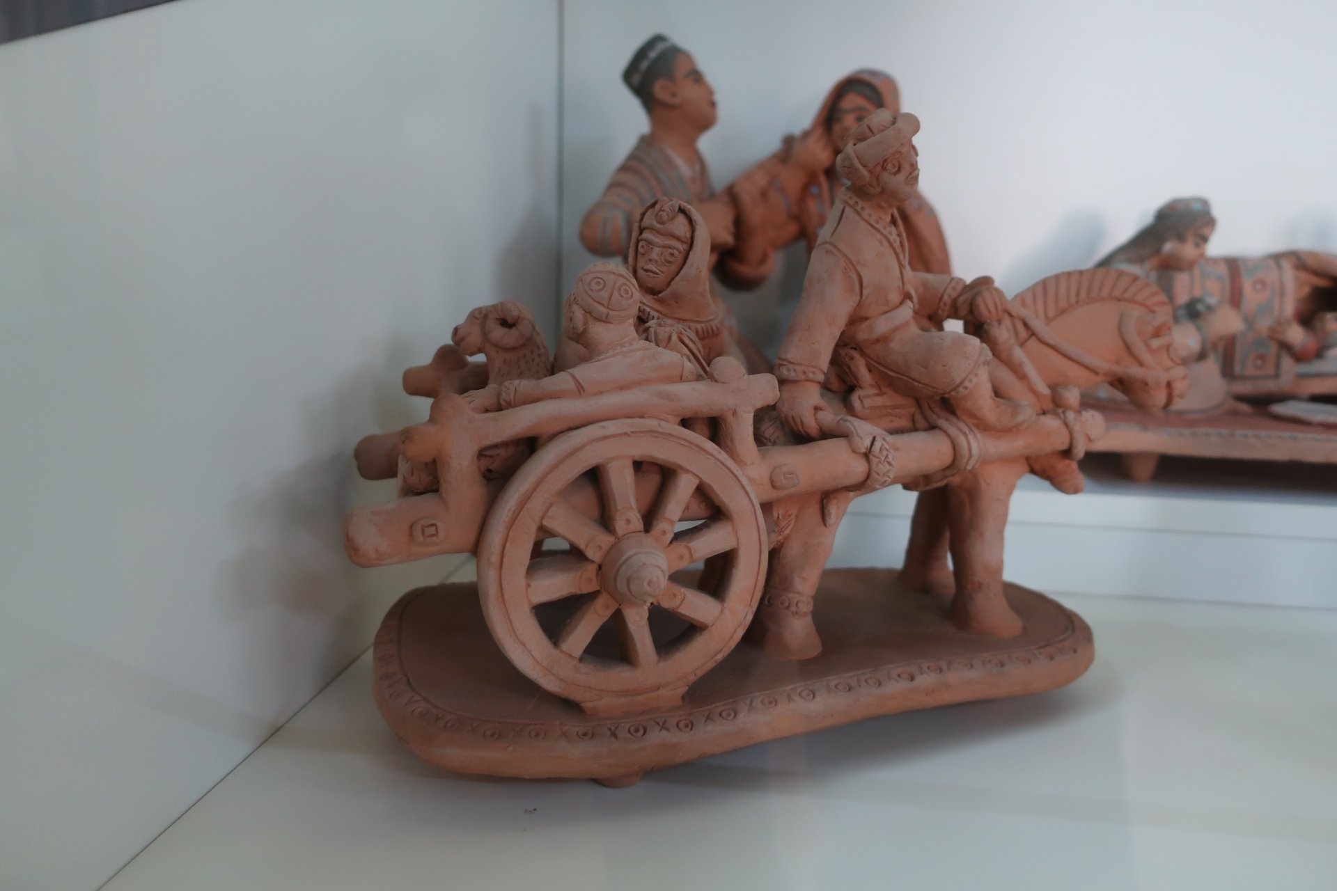 Игрушка из керамики в музее прикладного искусства Узбекистана