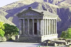 Храм в Гарни