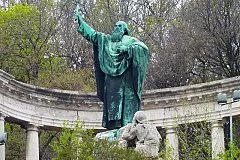 Статуя Святого Геллерта