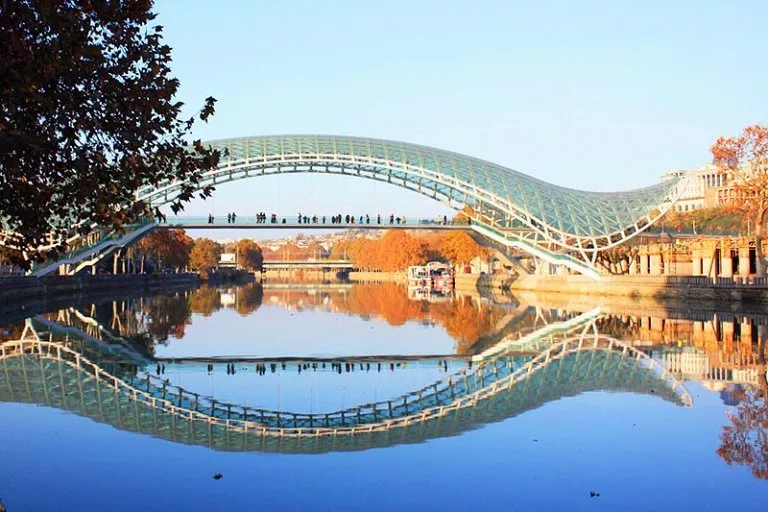 Главные достопримечательности Тбилиси - Мост мира