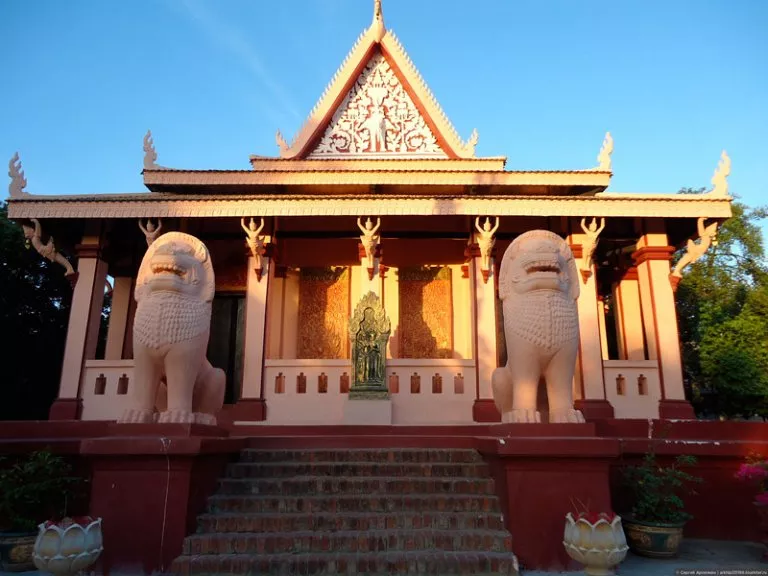 Главные достопримечательности Пномпени - Храм Ват Пном