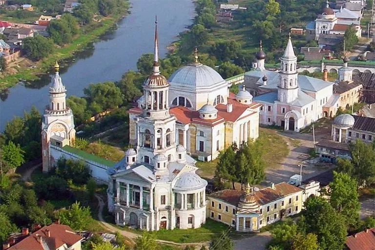 Главные достопримечательности Торжка - Нововоторжский Борисоглебский монастырь