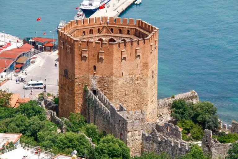 Главные достопримечательности Средиземноморское Побережье - Башня Кызыл Куле