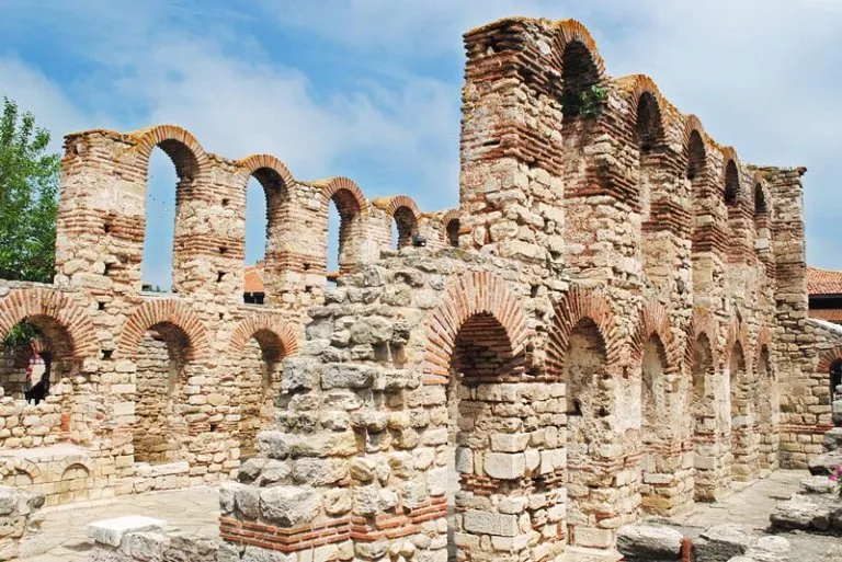 Главные достопримечательности Болгарии - Крепостные стены Несебра