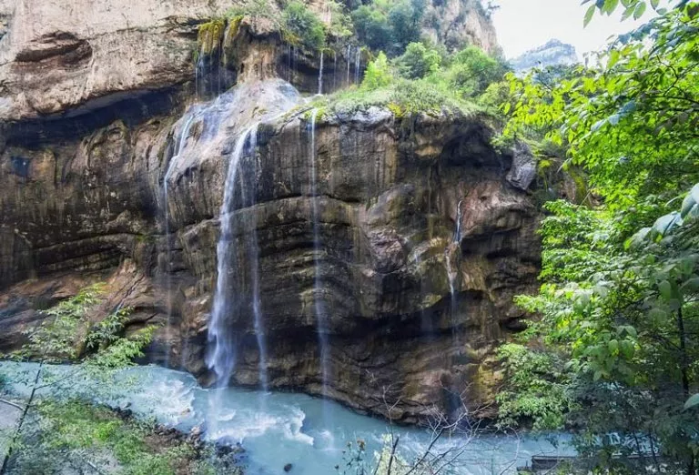 Главные достопримечательности Нальчика - Чегемские водопады