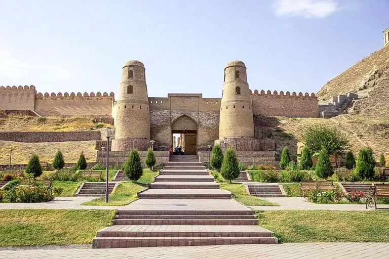 Главные достопримечательности Таджикистана - Гиссарская крепость