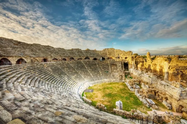 Главные достопримечательности Сиде - Римский театр в Сиде