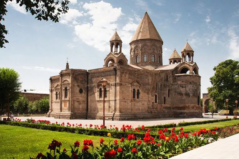 Главные достопримечательности Армении - Святой Эчмиадзин