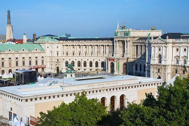 Главные достопримечательности Вены - Дворец Хофбург