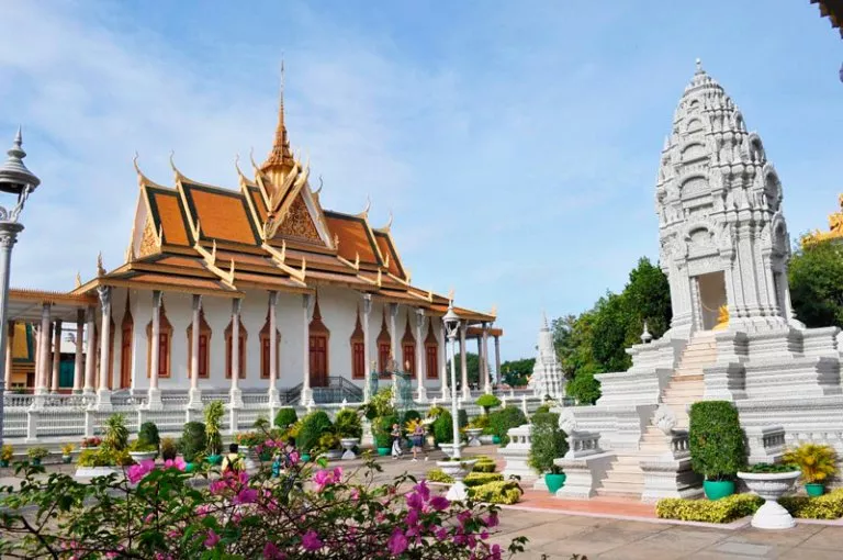 Главные достопримечательности Пномпени - Серебряная пагода