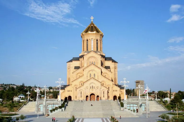 Главные достопримечательности Тбилиси - Цминда Самеба (Собор Святой Троицы)