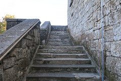 Каменная лестница башни на горе Ахун