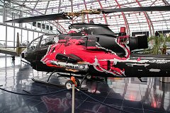 Вертолет AH-1 "Кобра" в музее Ангар-7 в Австрии