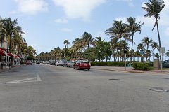 Прибрежная улица Оушен-Драйв в Майами-Бич