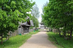Сельская улица в музее народной архитектуры и быта Беларуси