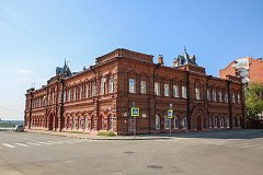 Памятник архитектуры - доходный дом Швецова в Томске