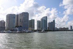 Вид на центр города Майами со стороны залива Бискейн