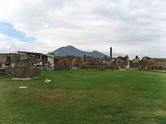 Центральная площадь древнеримского города Помпеи