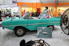 Немецкий автомобиль-амфибия "Амфикар" - экспонат музея техники Зинсхайм