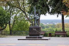 Памятник художнику Виктору Сорокину в Липецке