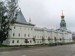 Юго-Западная башня и стены Вологодского кремля