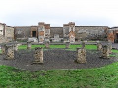 Остатки храма Юпитера в Помпеях