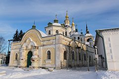 Церковь Ионна Устюжного и купола Успенского собора в Великом Устюге