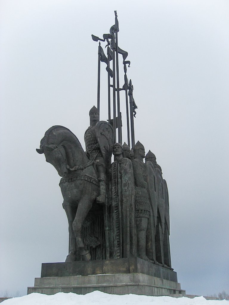 Монумент в память о Ледовом побоище в Пскове