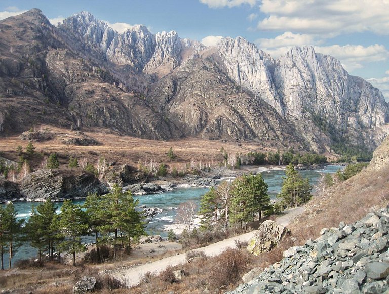 Река Катунь рядом с селом Чемал на Алтае