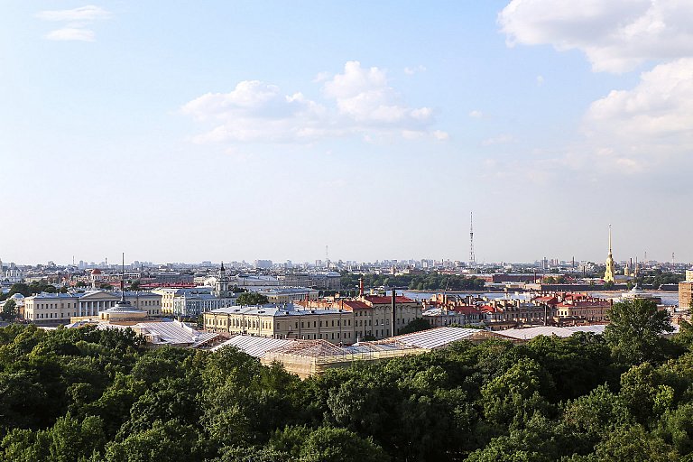 Кунсткамера, Нева и Петропавловская крепость - вид со смотровой площадки Исаакиевского собора