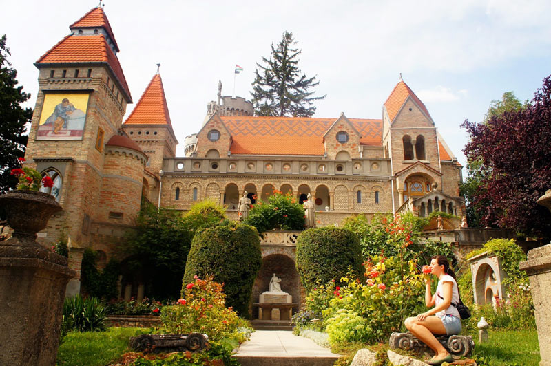 Замок Бори в Венгрии