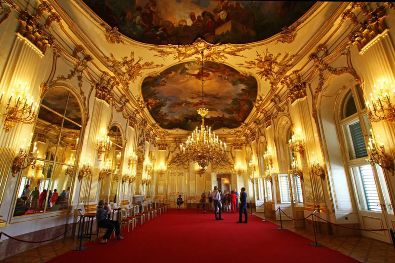 Интерьер дворца Шёнбрунн в Вене