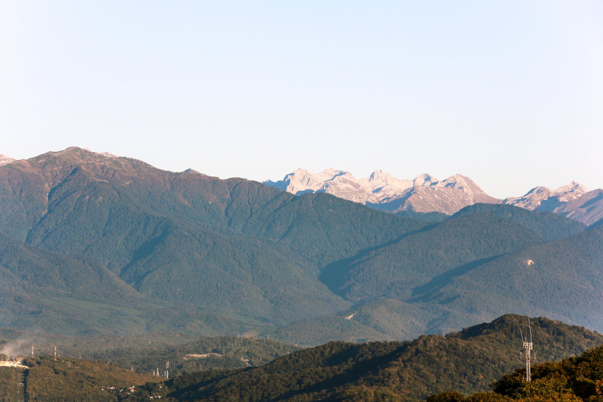 Кавказские горы рядом с горой Ахун