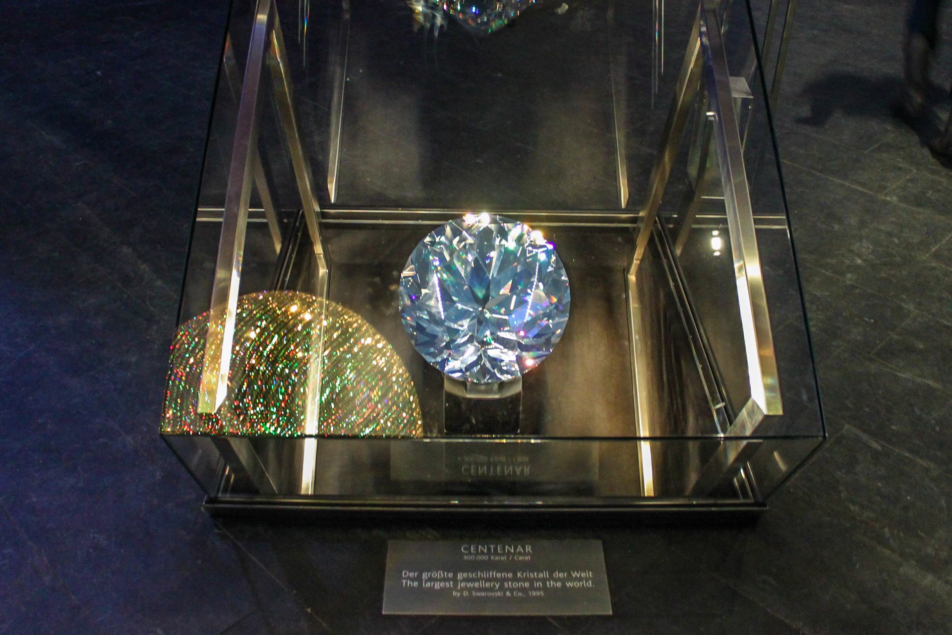 Самый большой кристалл в мире в музее Сваровски в Австрии
