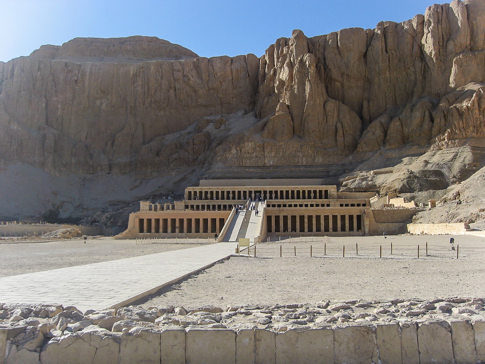 Храм царицы Хатшепсут в Египте
