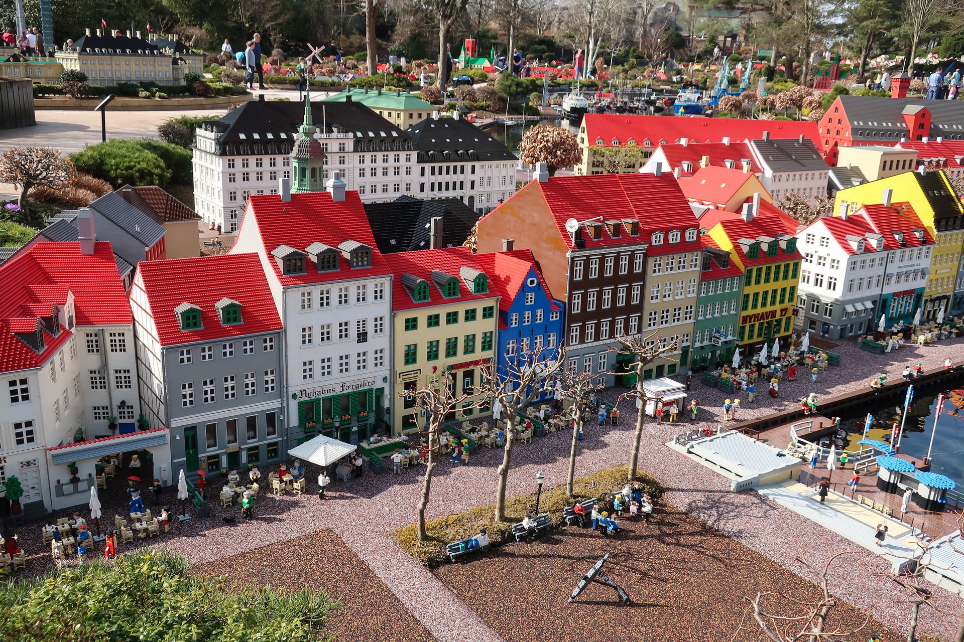 Нюхавн в Леголенде, построенный из конструкторов LEGO