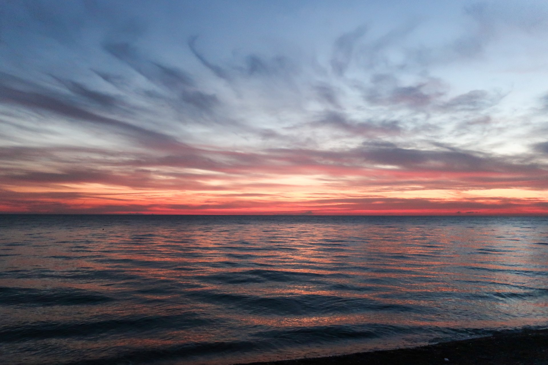 Закат над Черным морем в Лазаревском
