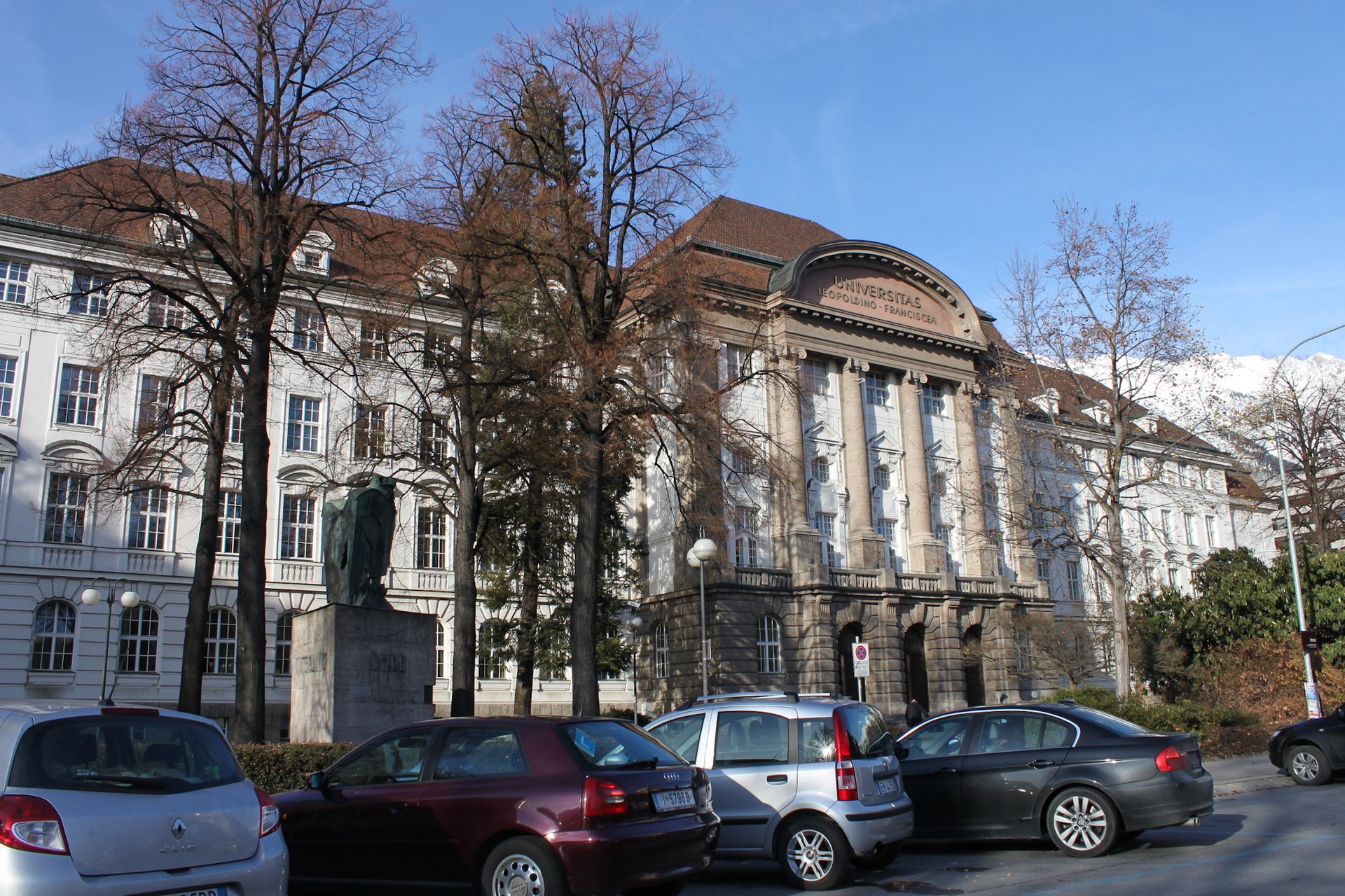 Здание Инсбрукского университета имени Леопольда и Франца