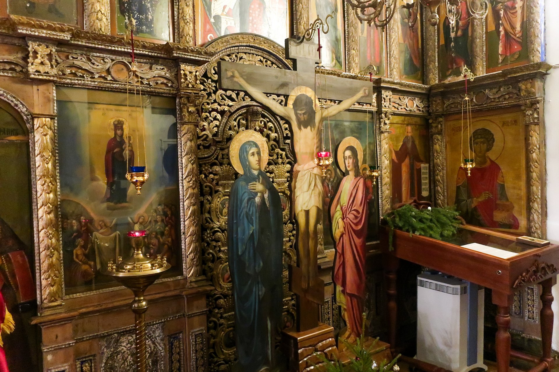 Иконы надвратной церкви Ферапонтова монастыря