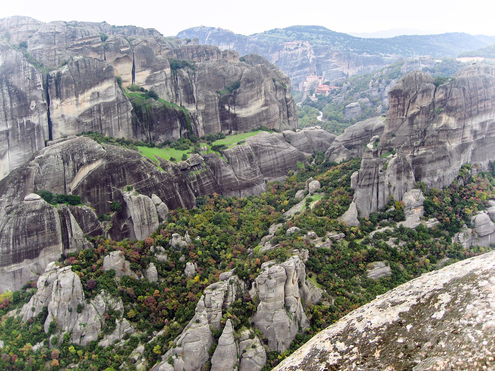 Скалы Метеоры в Греции