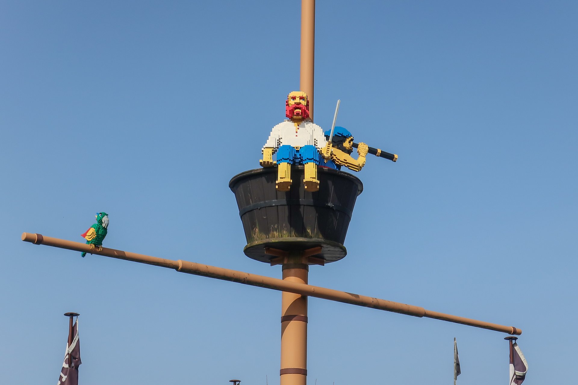 Пираты из конструкторов LEGO в парке развлечений Леголенд в Дании