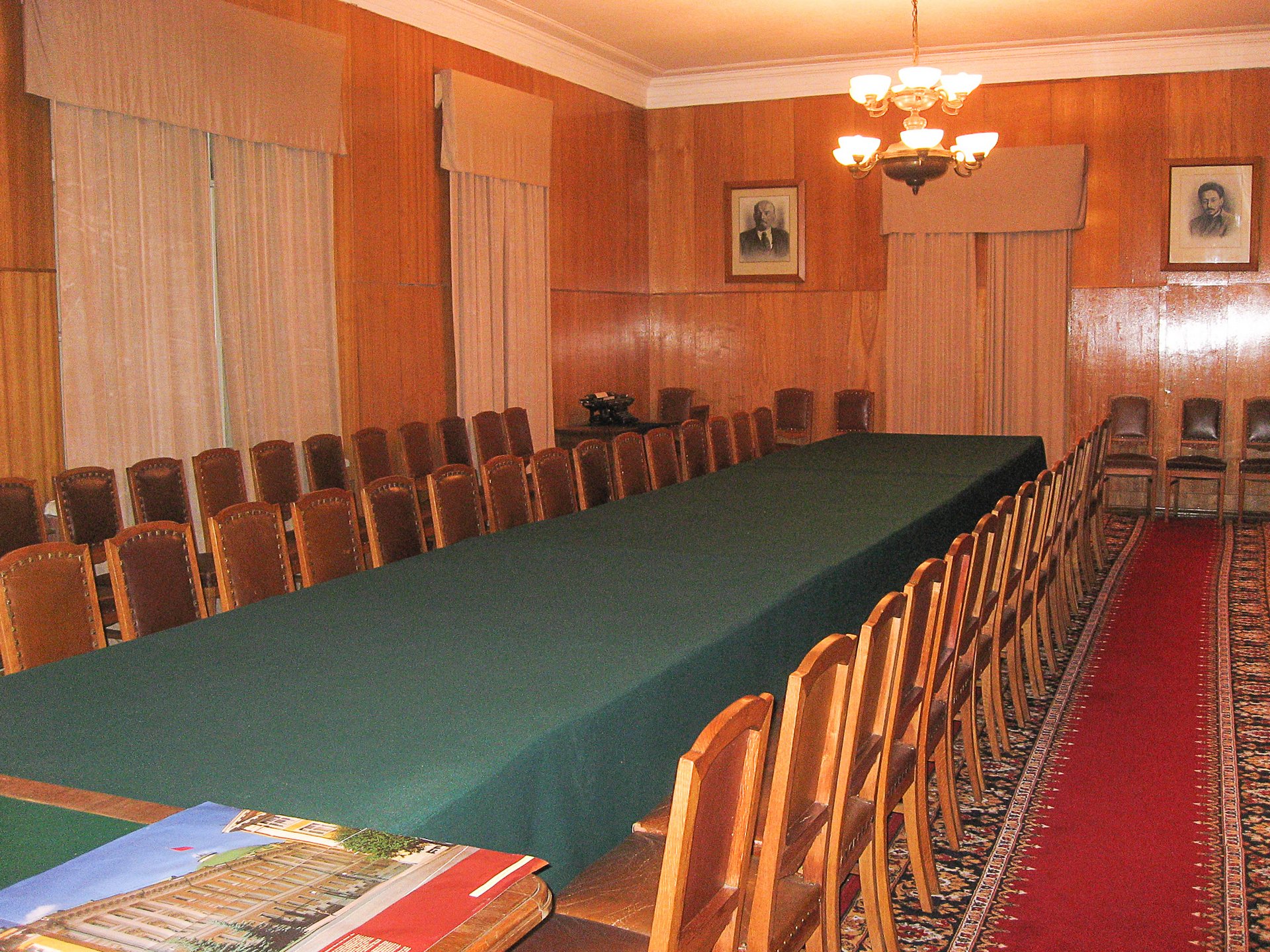 Кремлевский кабинет Ленина в музее Горки Ленинские