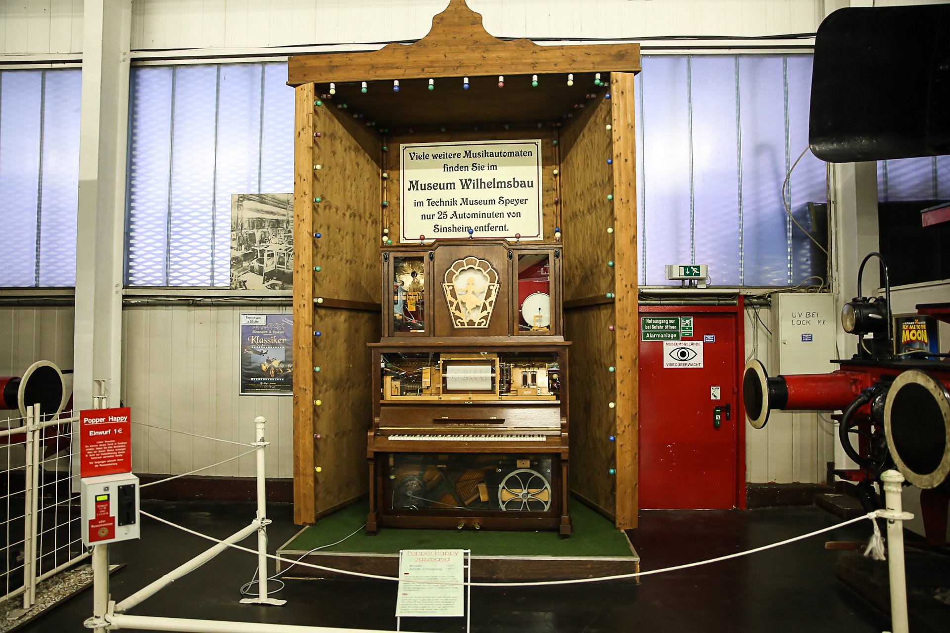 Музыкальный автомат - экспонат музея техники в Зинсхайме