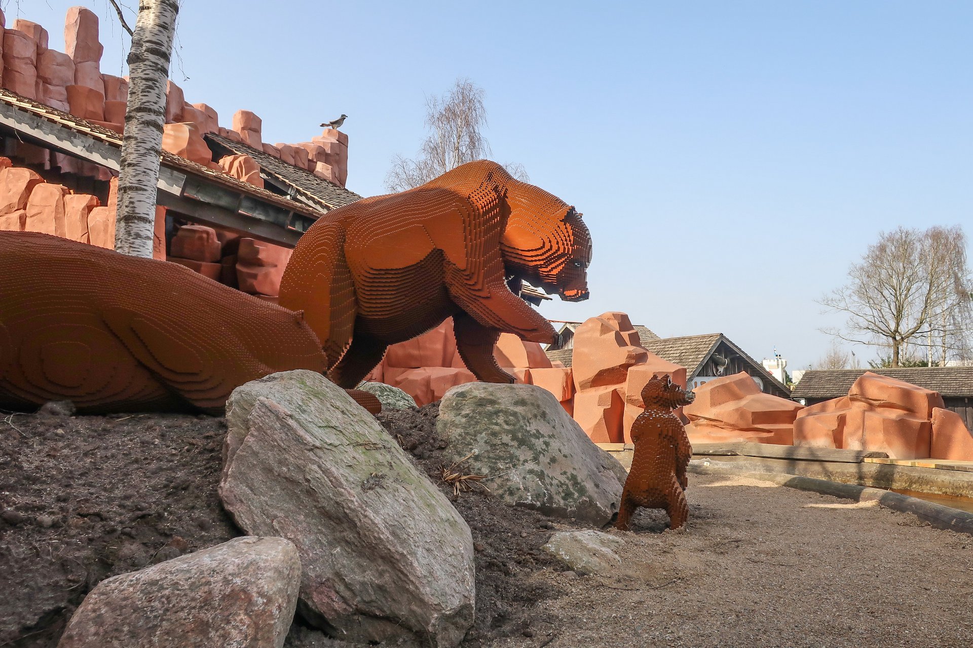 Медведи в парке развлечений Леголенд в Дании
