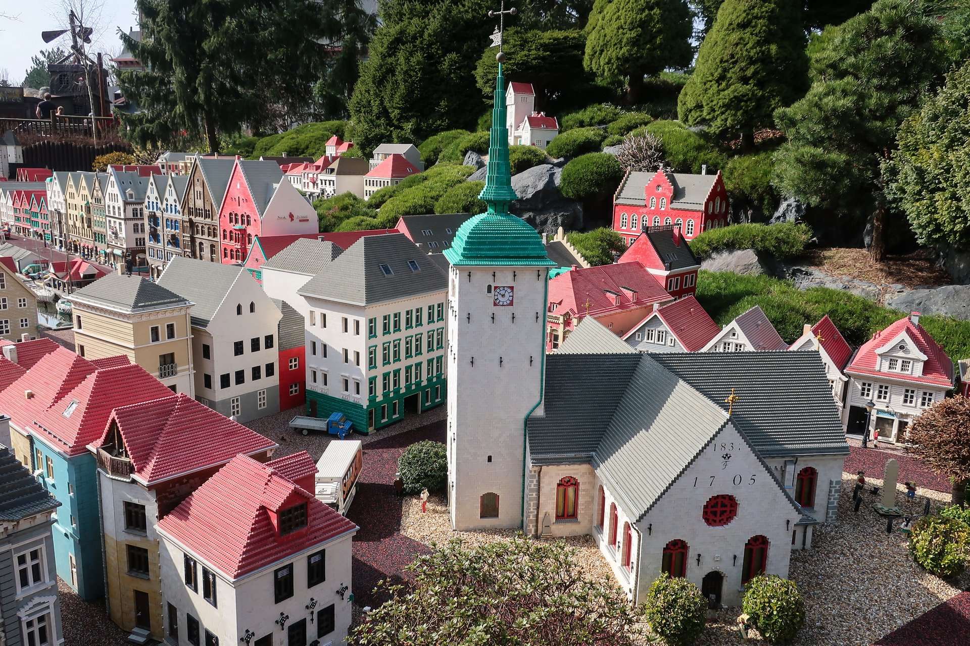 Макет европейского города в парке развлечений Леголенд в Дании