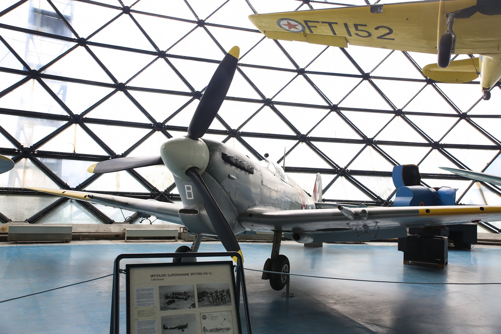 aviation-museum-belgrade-7.jpg