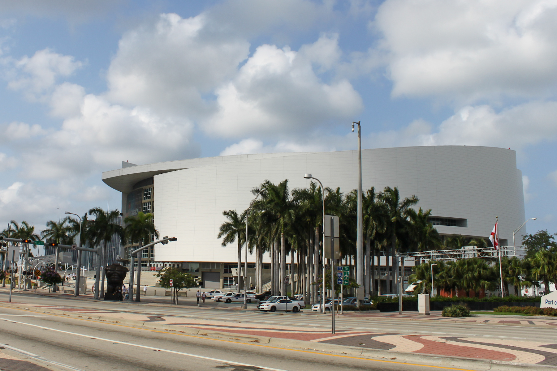Спортивно-развлекательный центр FTX Arena в центре Майами