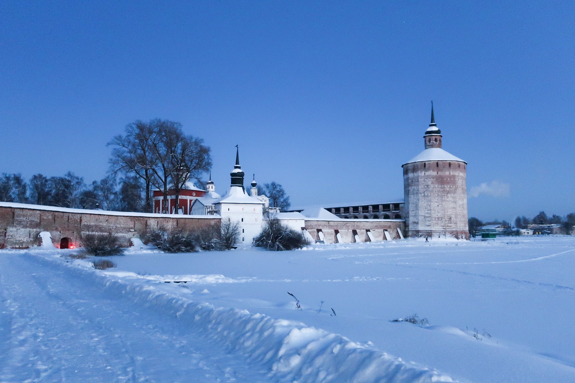 Кузнечная башня Кирилло-Белозерского монастыря